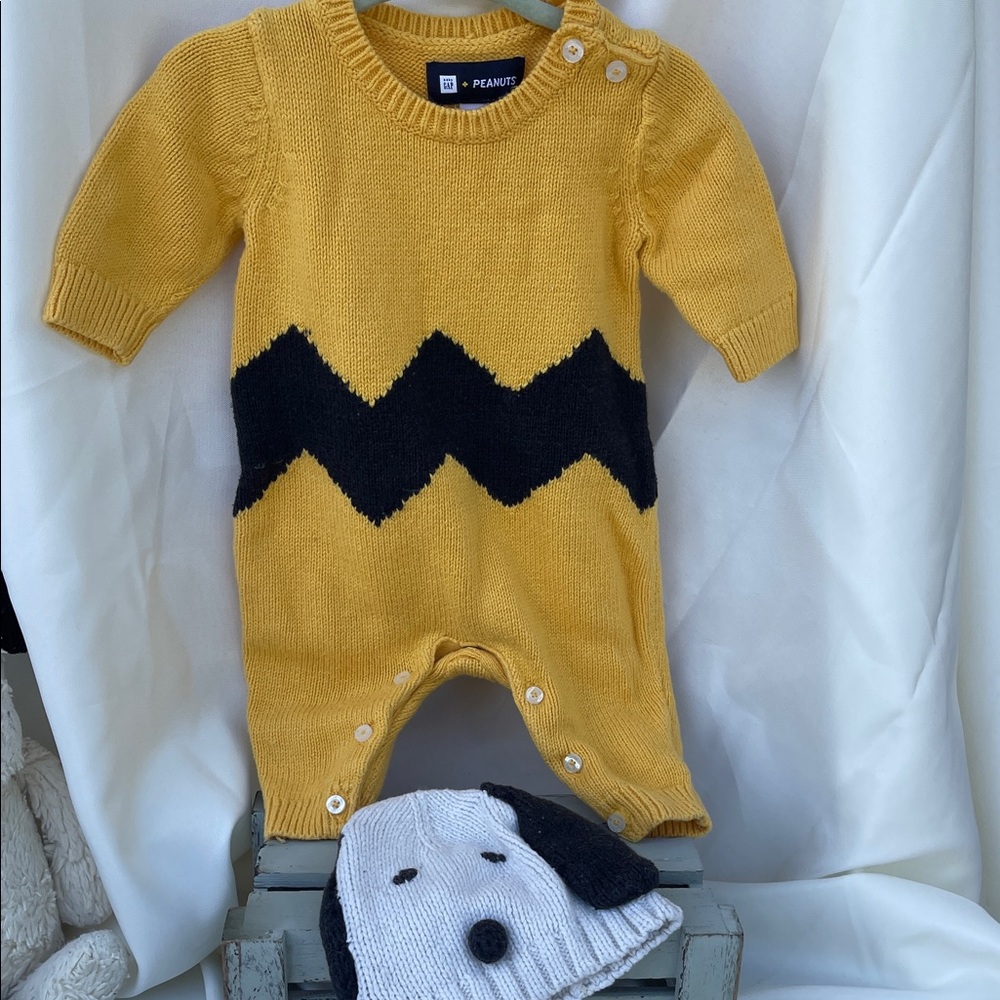 Peanuts Mustard and Black Zigzag Kids Footie